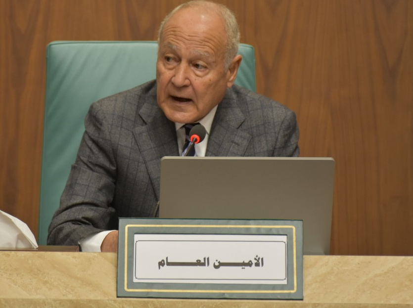 الأمين العام للجامعة العربية يدعو لوضع استراتيجيه تلبي احتياجات الشعب الصومالي الأمين العام للجامعة العربية يدعو لوضع استراتيجيه تلبي احتياجات الشعب الصومالي
