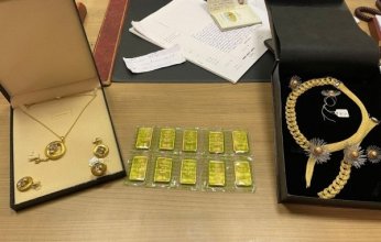احباط محاولة تهريب عدد من السبائك والسلاسل الذهبية بمطار القاهرة