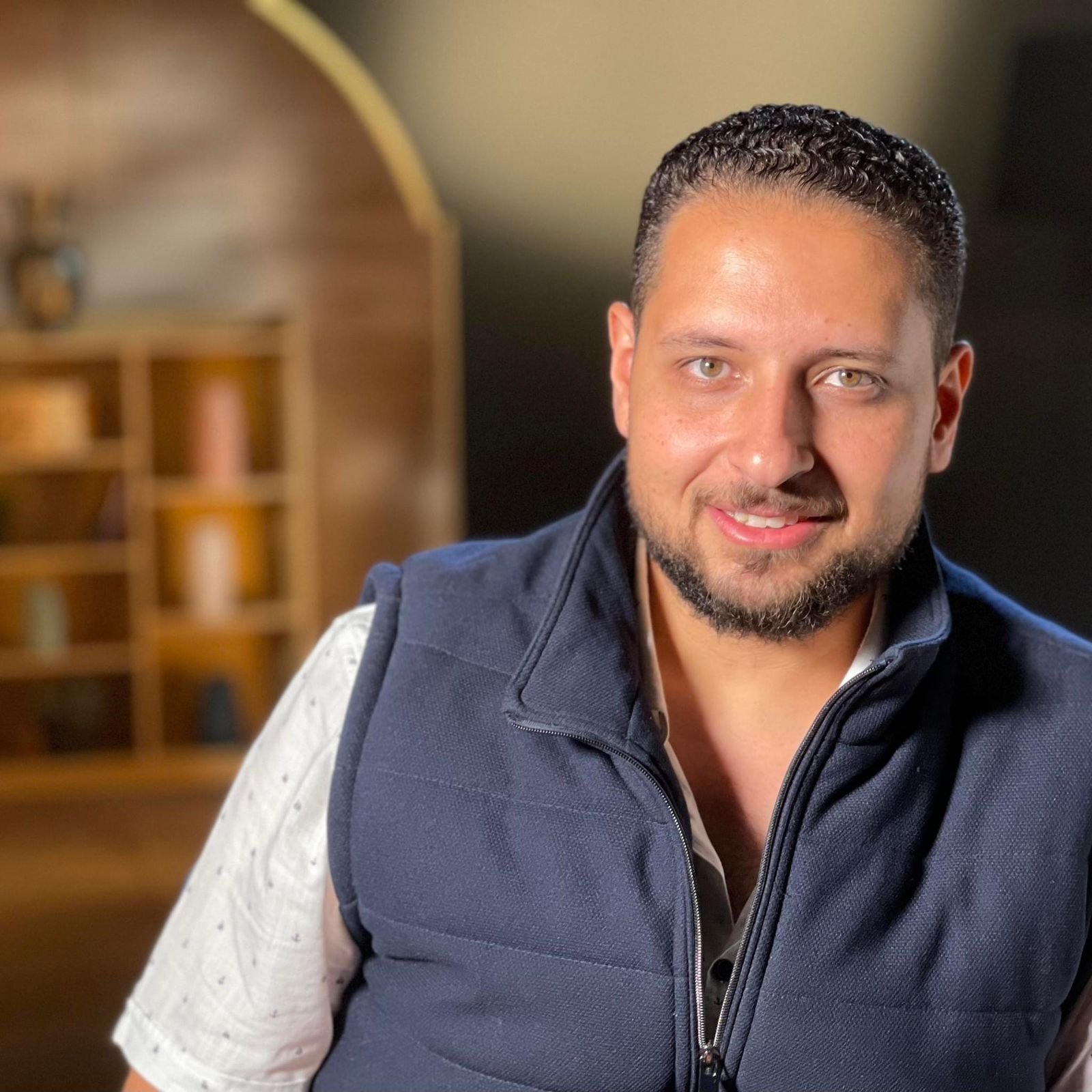 طارق العيسوي:عشت حالة من الروحانيات مع النقشبندي في"قيثارة السماء" طارق العيسوي:عشت حالة من الروحانيات مع النقشبندي في"قيثارة السماء"