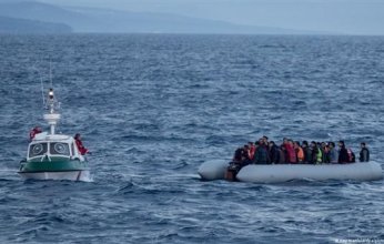 خفر السواحل اليوناني يعلن مصرع رضيع وإنقاذ 34 شخصا في تحطم قارب للمهاجرين