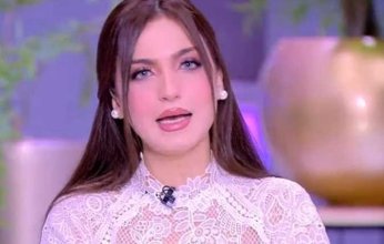 ياسمين عز توجه رسالة للستات بمناسبة العام الجديد