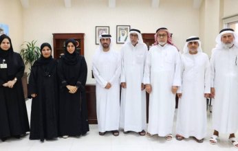 بلدية الشارقة تكرّم موظفيها من كبار السن