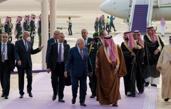 الرئيس الفلسطيني يصل إلى الرياض للمشاركة في القمة العربية الصينية