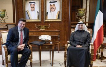 وزير الخارجية الكويتي يلتقي وزير القوات المسلحة البريطانية وعضو البرلمان في المملكة المتحدة