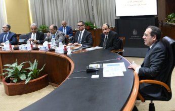 الحكومة تحث المستثمرين بالاستثمار في مشروع المثلث الذهبى.. .. والملا يستعرض المشروعات المطروحه