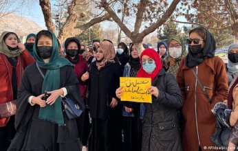 طالبان تأمر المنظمات غير الحكومية بمنع النساء من القدوم للعمل