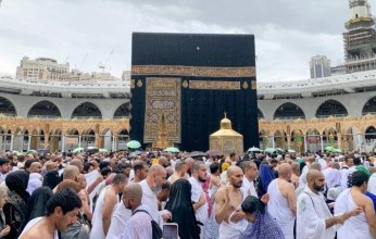 شؤون الحرمين تكثف جهودها لإزالة آثار الأمطار لسلامة قاصدي المسجد الحرام