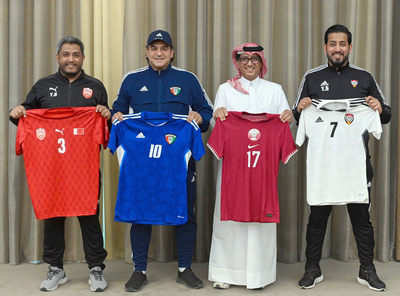 الإمارات بالزي الأبيض في دور المجموعات بـ "خليجي 25" الإمارات بالزي الأبيض في دور المجموعات بـ "خليجي 25"