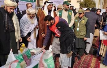 "سلمان للإغاثة" يدشن مشروع توزيع مساعدات غذائية للمتضررين من الفيضانات والمحتاجين في أفغانستان