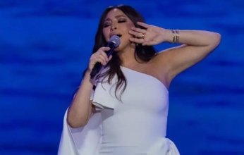 إليسا تخضع لعملية جراحية في يدها