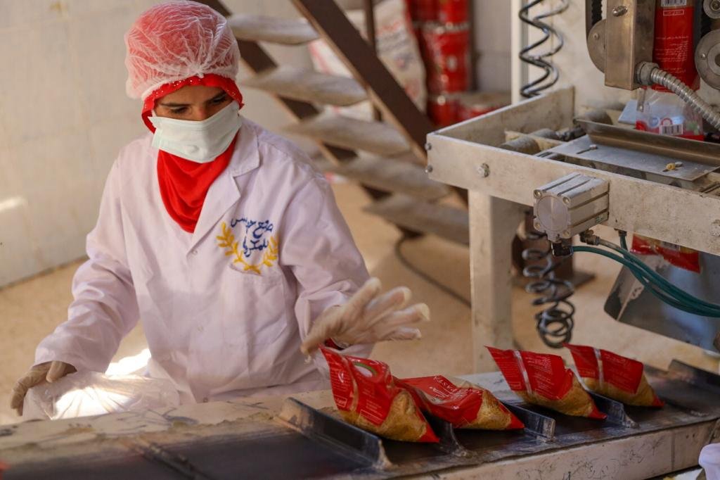شباب جهاز تنمية المشروعات يساهمون في توفير السلع الغذائية قبل رمضان المبارك شباب جهاز تنمية المشروعات يساهمون في توفير السلع الغذائية قبل رمضان المبارك