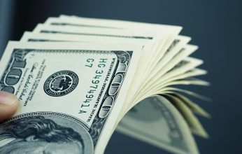 تراجع سعر الدولار مع ترقب المستثمرين قرارات البنوك المركزية