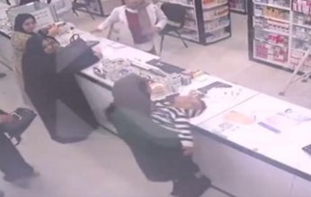 بالفيديو.. صيدلي سوري ينقذ طفلا من الموت يشعل مواقع التواصل الاجتماعي