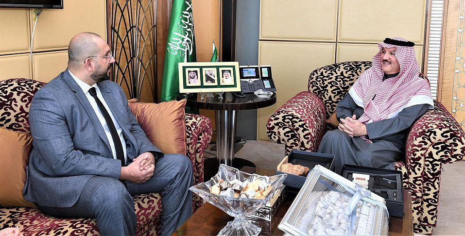 سفير السعودية لدى مصر يلتقي بالمدير الإقليمي للمنظمة الدولية للهجرة سفير السعودية لدى مصر يلتقي بالمدير الإقليمي للمنظمة الدولية للهجرة