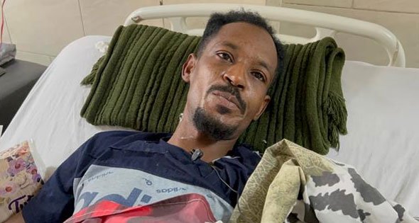 يضرب المثل في الشجاعة.. شاب سوداني بترت يده لينقذ مصرية من الموت تحت القطار يضرب المثل في الشجاعة.. شاب سوداني بترت يده لينقذ مصرية من الموت تحت القطار