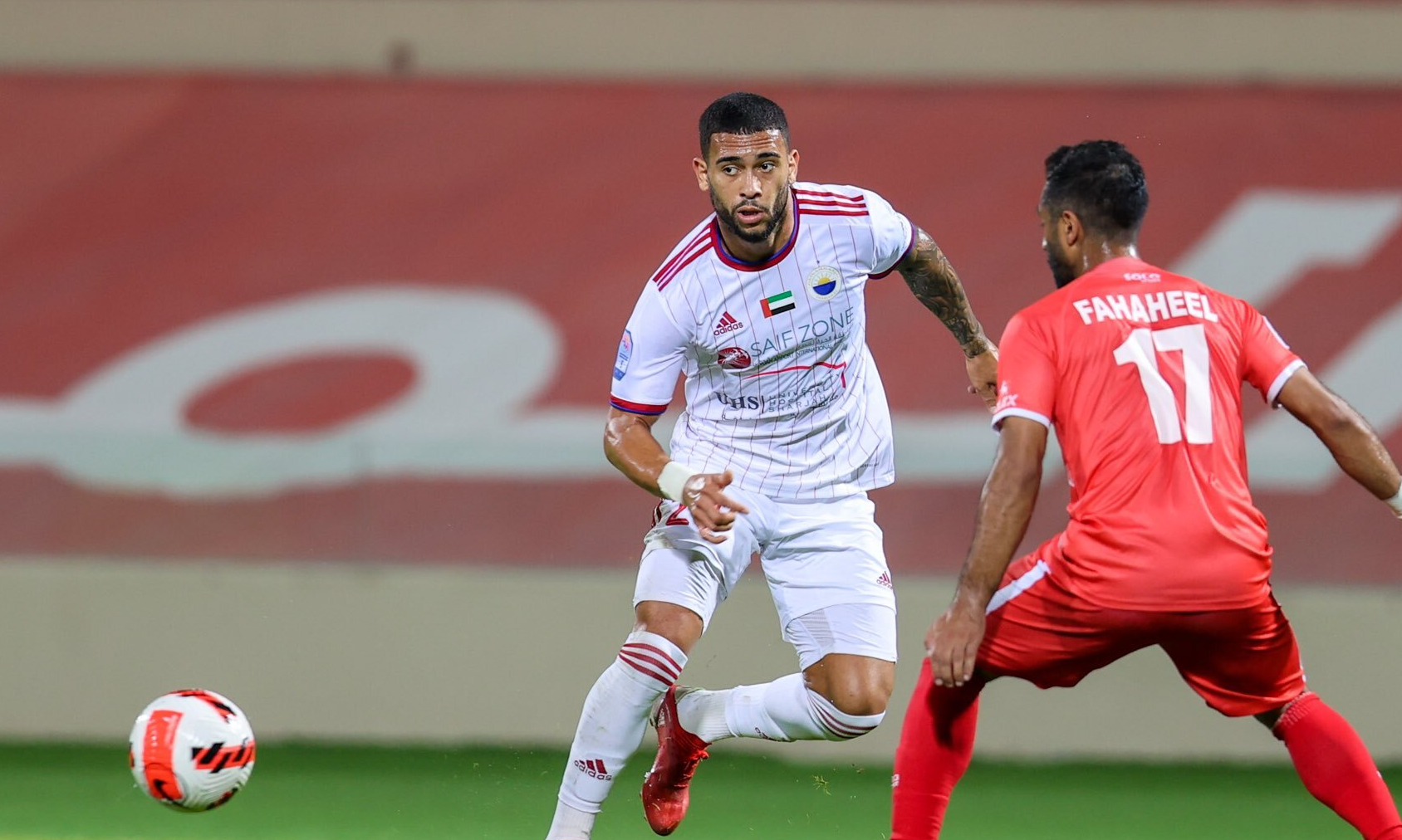 الدوري الاماراتي لكرة القدم يتأهب لاستئناف نشاطه الدوري الاماراتي لكرة القدم يتأهب لاستئناف نشاطه