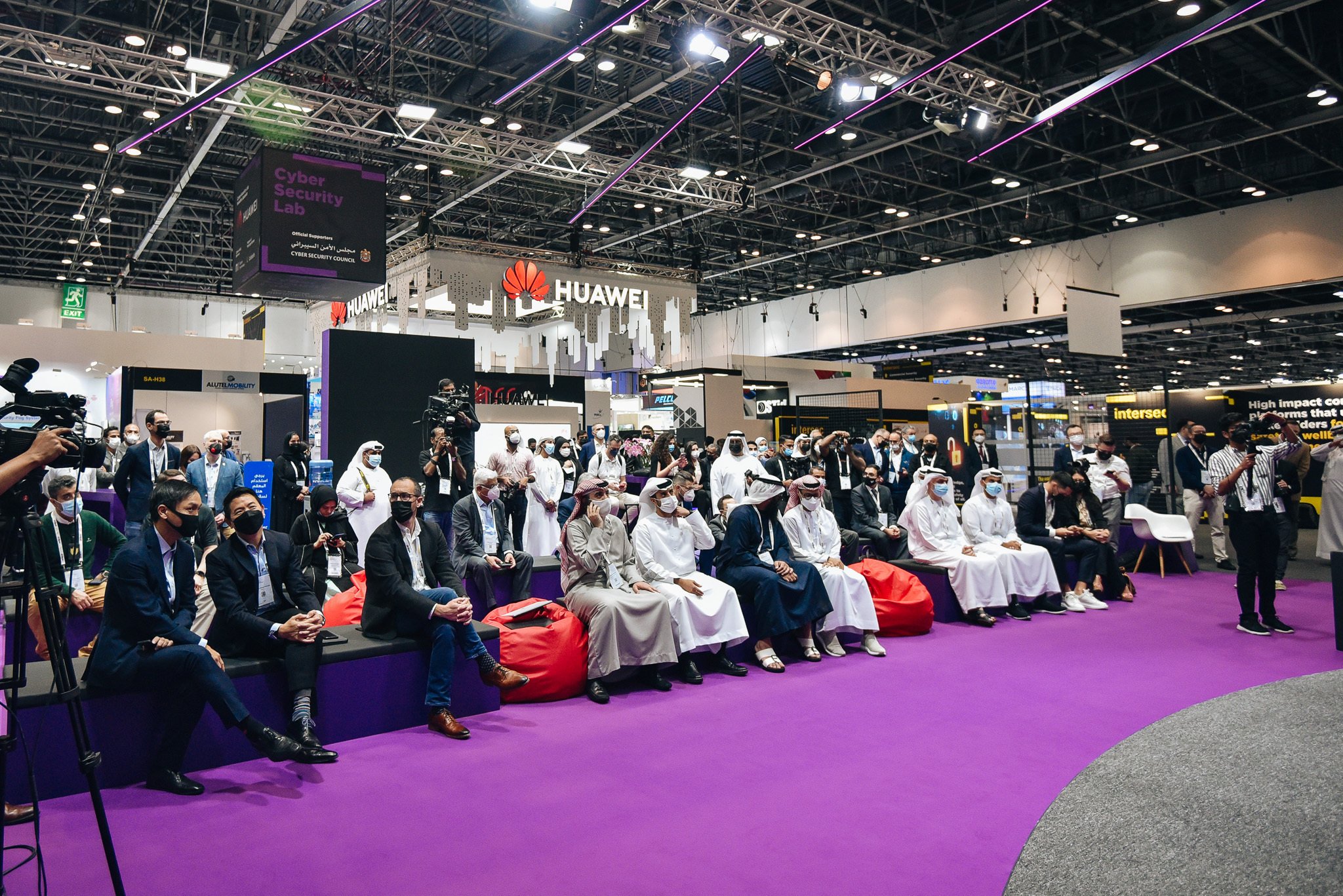 مجلس الأمن السيبراني للامارات يشارك في معرض إنترسك 2023 بدبي مجلس الأمن السيبراني للامارات يشارك في معرض إنترسك 2023 بدبي