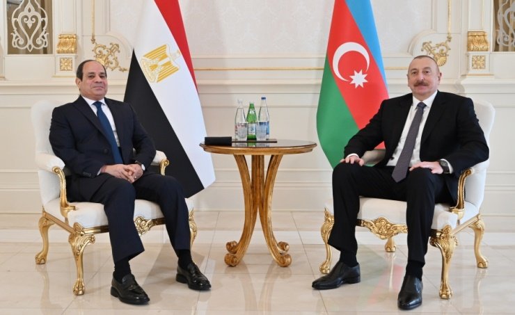 الرئيس السيسي ونظيره الأذري يشهدان التوقيع على عدد من مذكرات التفاهم المشتركة بين البلدين الرئيس السيسي ونظيره الأذري يشهدان التوقيع على عدد من مذكرات التفاهم المشتركة بين البلدين