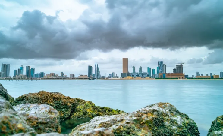 طقس البحرين: أجواء غائمة وأمطار رعدية طقس البحرين: أجواء غائمة وأمطار رعدية