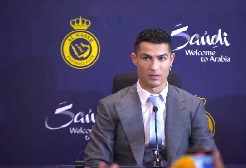 رونالدو: فضلت النصر السعودي رغم العروض الأوروبية رونالدو: فضلت النصر السعودي رغم العروض الأوروبية