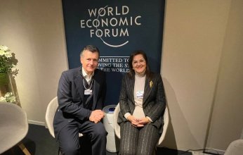 وزيرة التخطيط والتنمية الاقتصادية تلتقي نائب رئيس شركة بلاك روك الأمريكية لإدارة الاستثمار