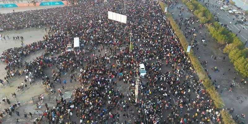 الأمن العراقي يعلن السيطرة على الزحام أمام ملعب البصرة في نهائي (خليجي 25) الأمن العراقي يعلن السيطرة على الزحام أمام ملعب البصرة في نهائي (خليجي 25)
