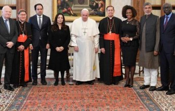 البابا فرنسيس يستقبل أعضاء لجنة تحكيم جائزة زايد للأخوة الإنسانية 2023