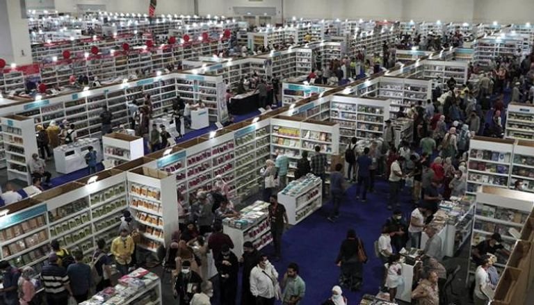 مايقرب من 300 ألف زائر لمعرِض القاهرة الدُولى للكتاب فى يومه الثالث وإجمالي الزيارات يتجاوز النصف مليون مايقرب من 300 ألف زائر لمعرِض القاهرة الدُولى للكتاب فى يومه الثالث وإجمالي الزيارات يتجاوز النصف مليون