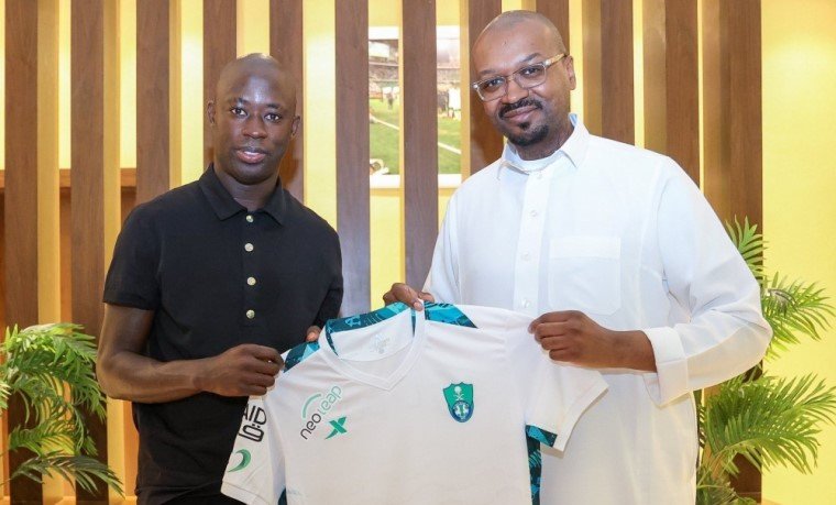 الأهلي السعودي يتعاقد مع الجناح الأيسر الجامبي مودو بارو الأهلي السعودي يتعاقد مع الجناح الأيسر الجامبي مودو بارو