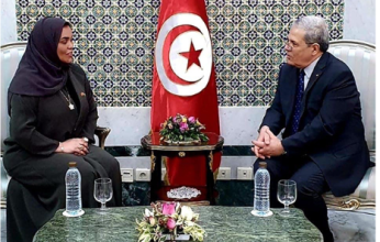 سفيرة الإمارات تقدم نسخة من أوراق اعتمادها إلى وزير خارجية تونس