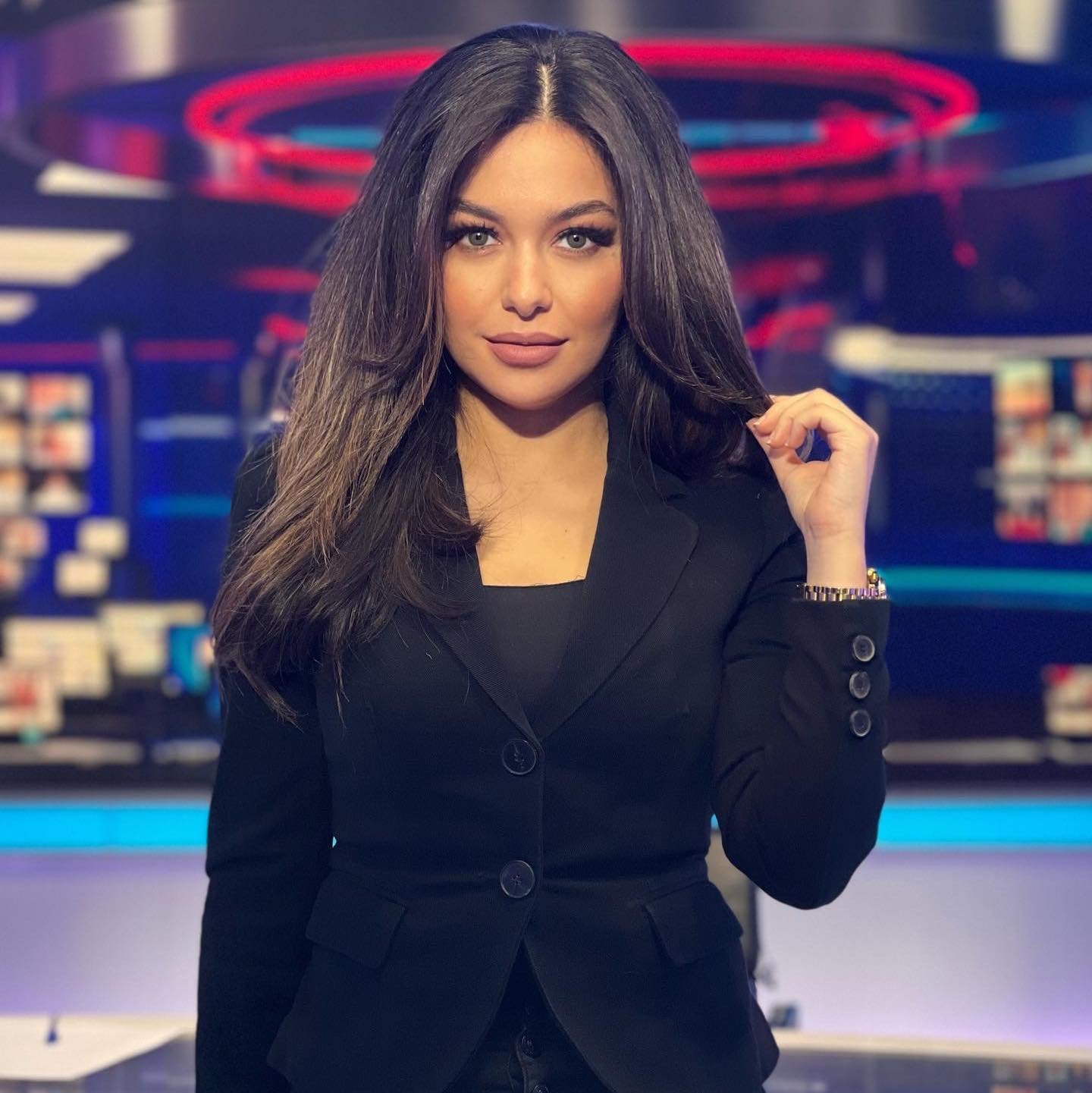 مذيعة مصرية تخضع لجراحة عاجلة بسبب بعوضة مذيعة مصرية تخضع لجراحة عاجلة بسبب بعوضة