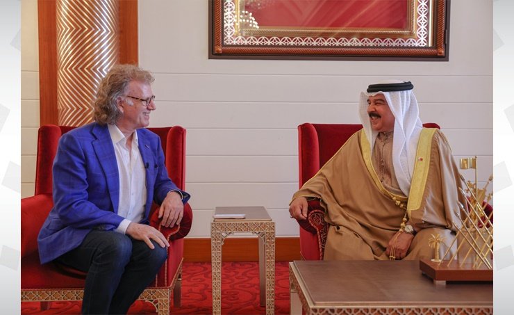 ملك البحرين يستقبل الموسيقار العالمي أندريه ريو ملك البحرين يستقبل الموسيقار العالمي أندريه ريو
