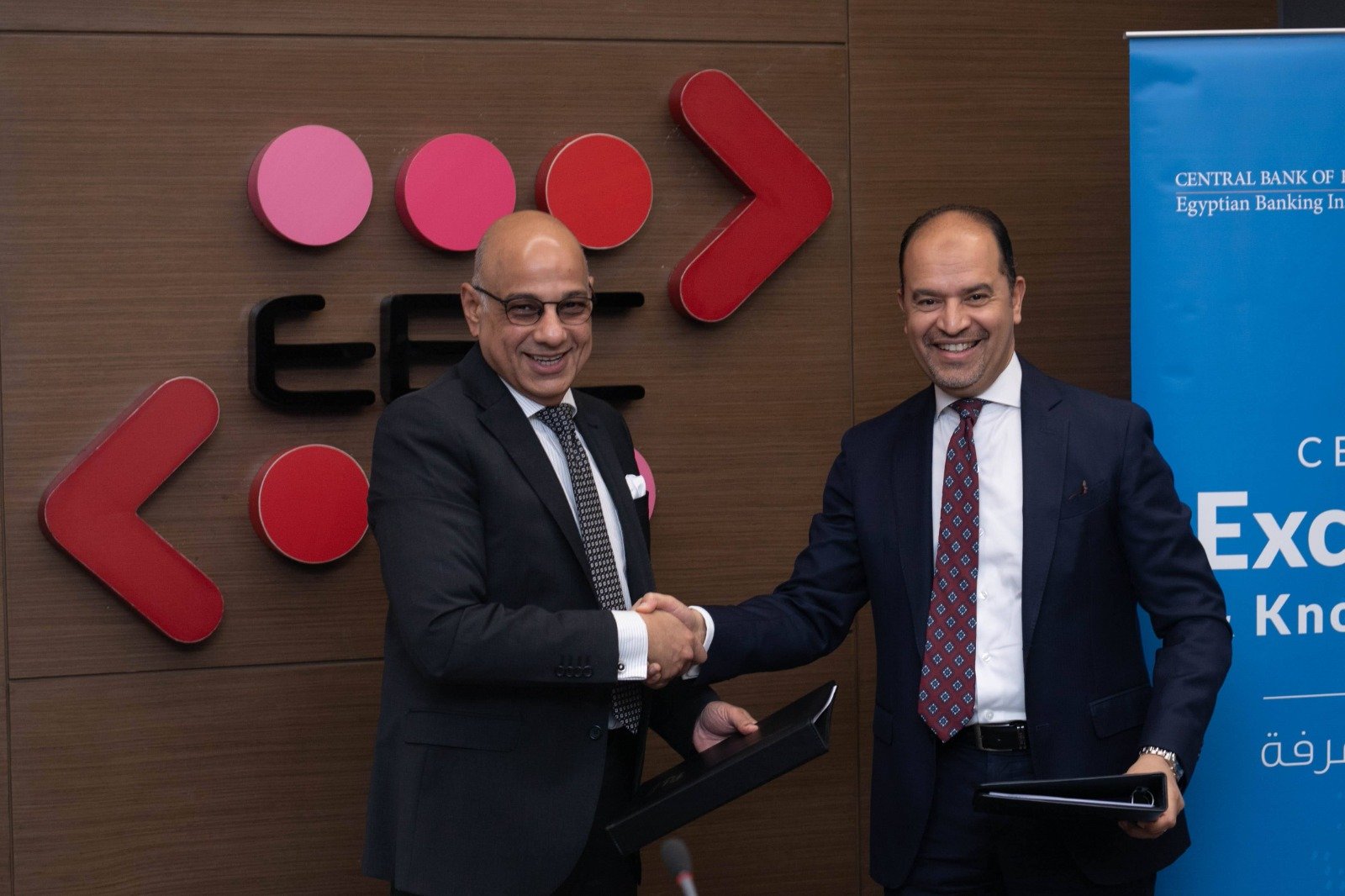المعهد المصرفي يوقع مذكرة تفاهم مع شركة بنوك مصر لتقديم برامج تدريبية لأعضاء شبكات الدفع القومية المعهد المصرفي يوقع مذكرة تفاهم مع شركة بنوك مصر لتقديم برامج تدريبية لأعضاء شبكات الدفع القومية