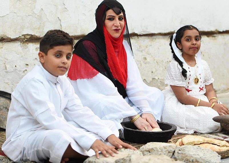 منطقة جدة التاريخية تستحضر مخزونها الحضاري وتراثها الشعبي في الاحتفاء بـ "يوم التأسيس" منطقة جدة التاريخية تستحضر مخزونها الحضاري وتراثها الشعبي في الاحتفاء بـ "يوم التأسيس"