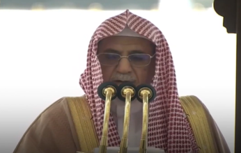 شاهد.. بكاء إمام الحرم المكي على ضحايا زلزال سوريا وتركيا خلال صلاة الغائب