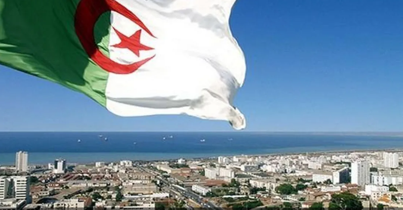 الجزائر تقدم مساعدات بقيمة 45 مليون دولار لتركيا وسوريا الجزائر تقدم مساعدات بقيمة 45 مليون دولار لتركيا وسوريا