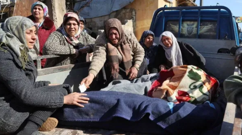 1730 قتيل حصيلة الزلزال في شمال غرب سوريا حتي االأن 1730 قتيل حصيلة الزلزال في شمال غرب سوريا حتي االأن