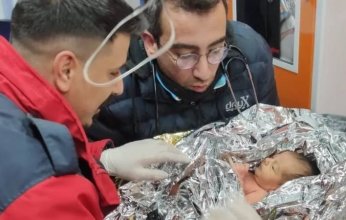 تفاصيل مثيرة بشأن إنقاذ "الرضيع المعجزة" بعد 90 ساعة من الزلزال