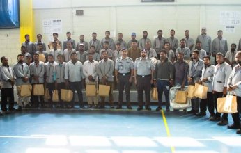 أثناء تقلبات الطقس.. شرطة أبوظبي تنفيذ مبادرة لتوعية العمال