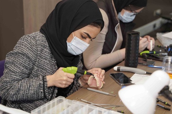 انطلاق ملتقى دبي العالمي لطب الأسنان بمشاركة 200 طبيب وفني أسنان من أنحاء العالم انطلاق ملتقى دبي العالمي لطب الأسنان بمشاركة 200 طبيب وفني أسنان من أنحاء العالم