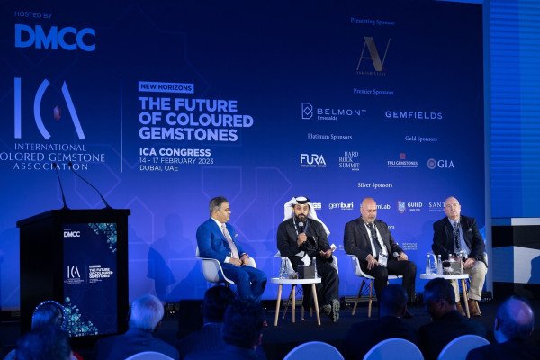 ‘دبي للسلع المتعددة’ يعلن عن نمو تجارة الماس بنسبة 17٪ خلال 2022 ‘دبي للسلع المتعددة’ يعلن عن نمو تجارة الماس بنسبة 17٪ خلال 2022