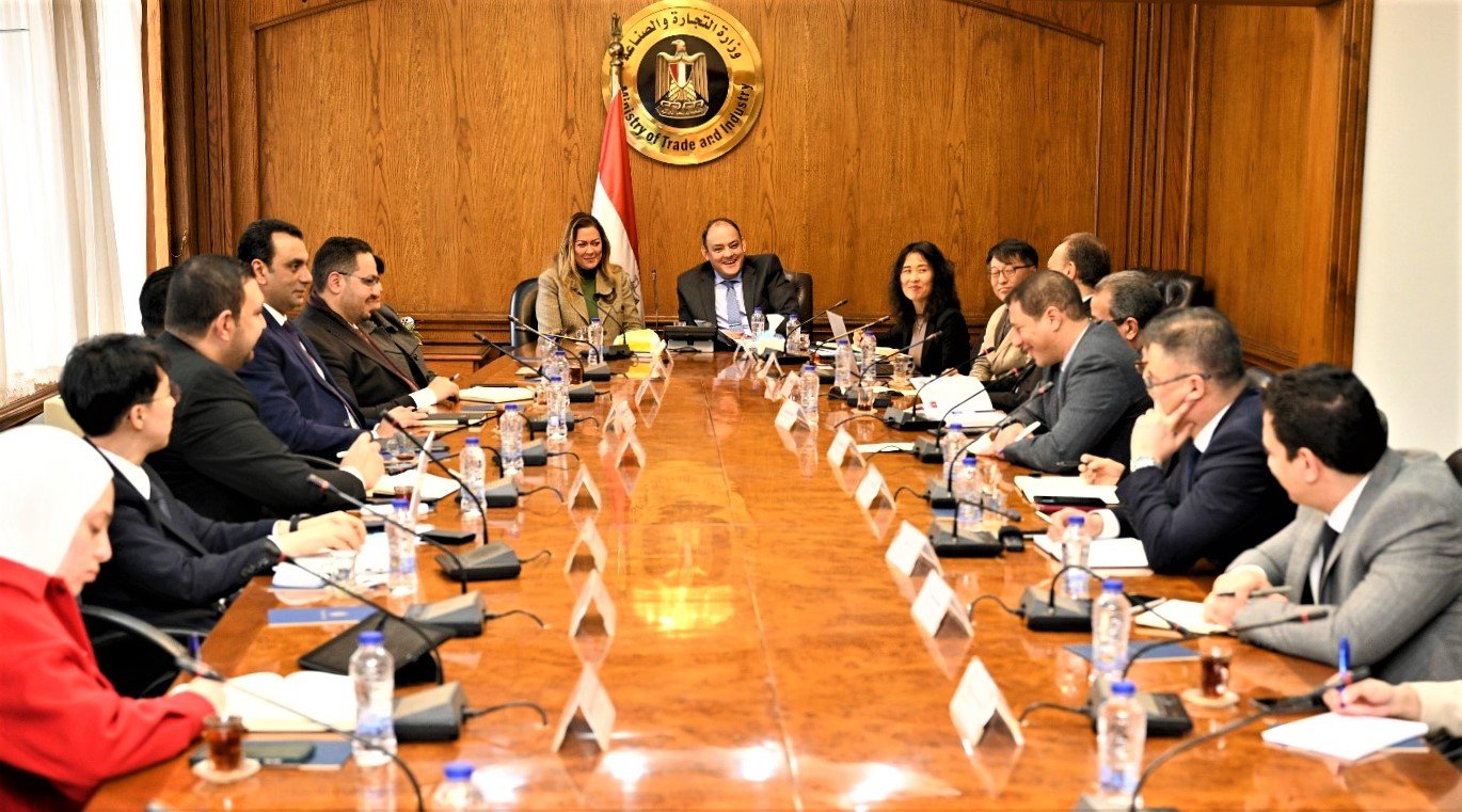 مصر تستعين بكوريا الجنوبيه للاستفادة من خبرات المؤسسات العلمية في نقل التكنولوجيات الحديثة للصناعة المصرية مصر تستعين بكوريا الجنوبيه للاستفادة من خبرات المؤسسات العلمية في نقل التكنولوجيات الحديثة للصناعة المصرية
