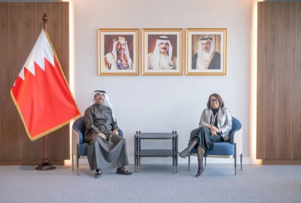 وزير المواصلات والاتصالات البحريني يلتقي رئيس مجلس إدارة بنك التصدير والاستيراد الأمريكي وزير المواصلات والاتصالات البحريني يلتقي رئيس مجلس إدارة بنك التصدير والاستيراد الأمريكي