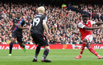 آرسنال يفوز على كريستال بالاس برباعية ويعزز صدارته للدوري الإنجليزي