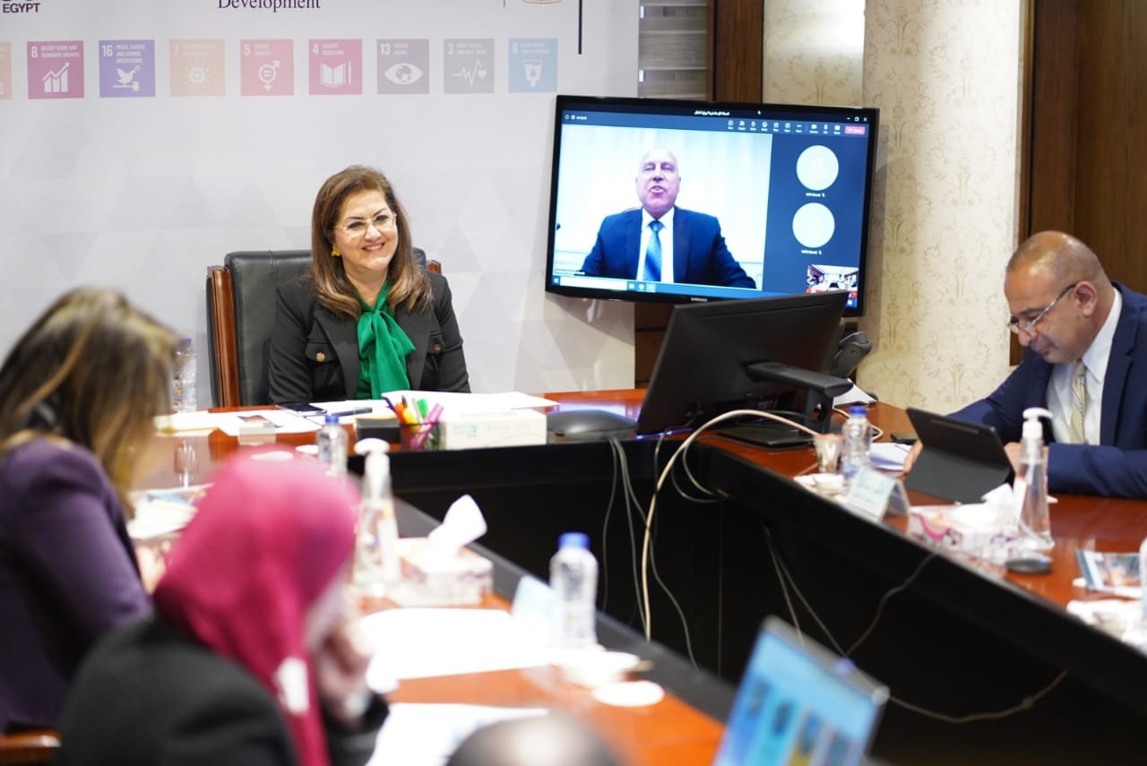 وزيرا التخطيط والتنمية الاقتصادية والنقل يناقشان الخطة الاستثمارية لوزارة النقل للعام المالي 2023/2024 وزيرا التخطيط والتنمية الاقتصادية والنقل يناقشان الخطة الاستثمارية لوزارة النقل للعام المالي 2023/2024