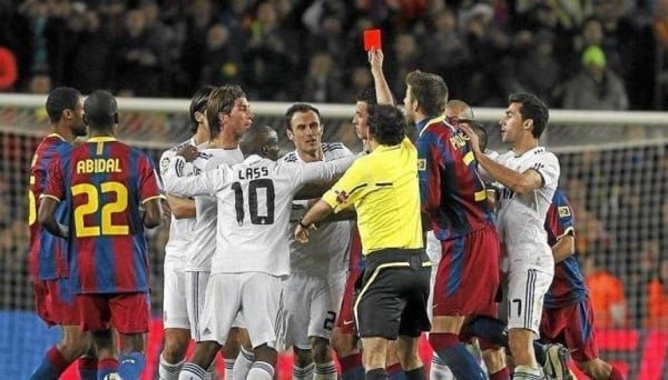 بعد اتهام برشلونة بالفساد.. حكم إسباني يفضح ريال مدريد بعد اتهام برشلونة بالفساد.. حكم إسباني يفضح ريال مدريد