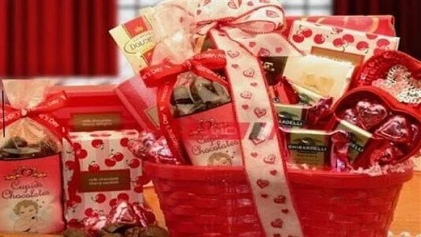 الماركات العالمية تطرح هدايا عيد الام الماركات العالمية تطرح هدايا عيد الام