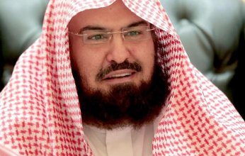 السعودية.. «السديس» يؤم المصلين في ختم القرآن الليلة بالحرم المكي والبدير في المسجد النبوي