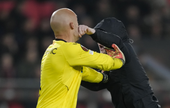 بالفيديو.. الحكم بالسجن على مشجع هاجم حارس إشبيلية أثناء المباراة