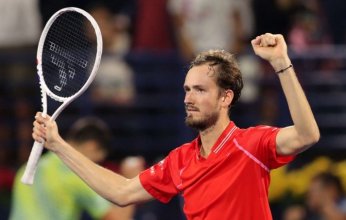 ديوكوفيتش يخسر من ميدفيديف في نصف نهائي بطولة دبي للتنس